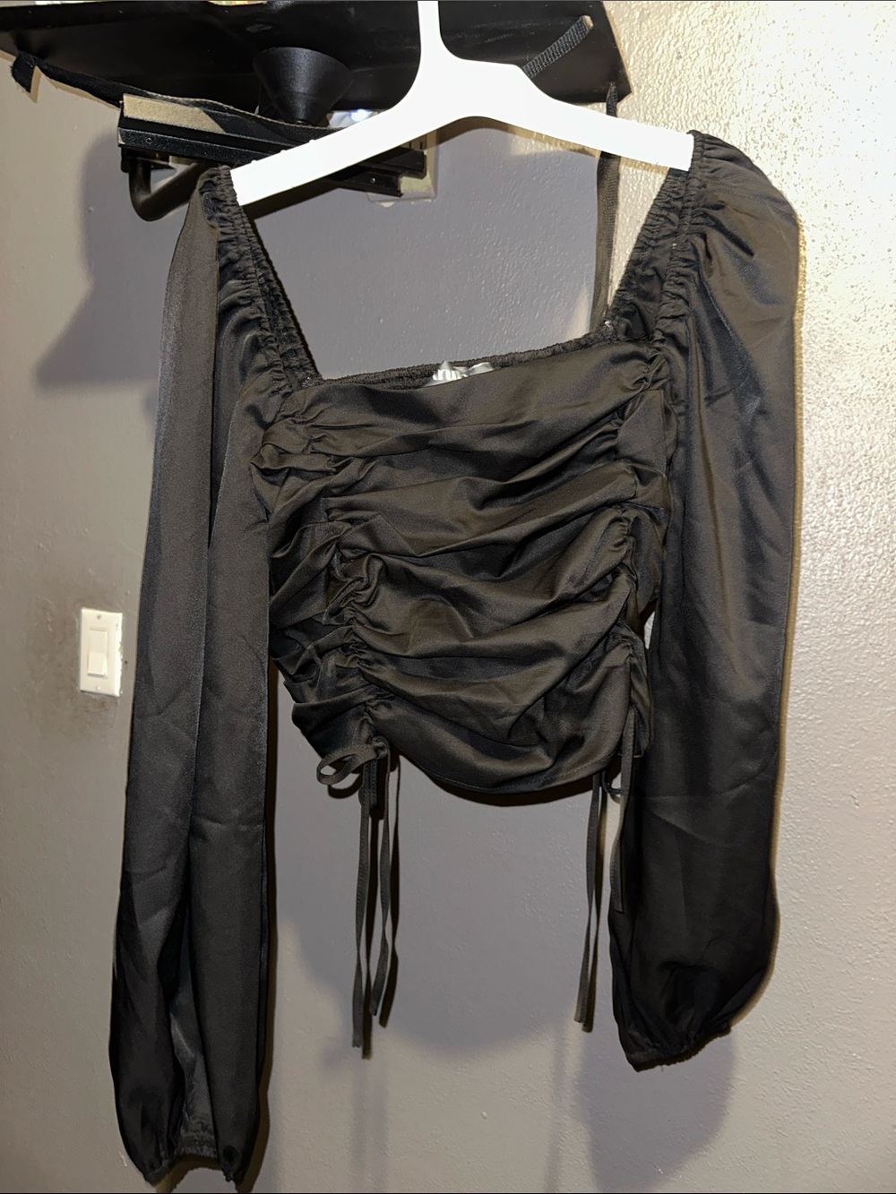 Women's Black Ruched Long-Sleeve Crop Top with Square Neckline